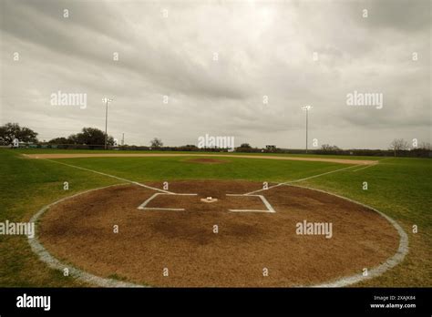 Baseball Field Side View 的图像结果