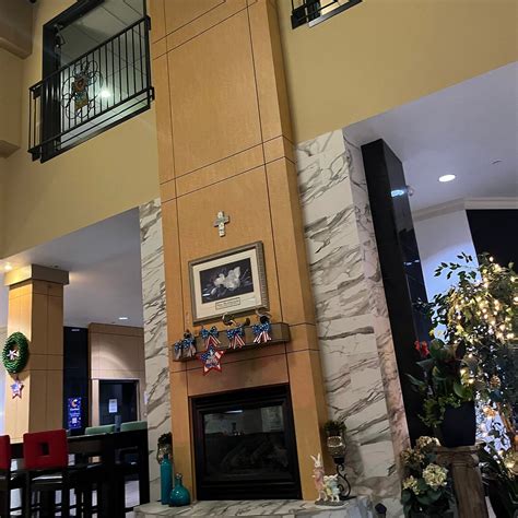 COMFORT SUITES AIRPORT TUKWILA - Hotel Reviews, Photos, Rate Comparison ...
