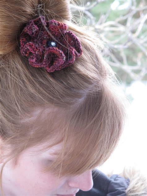 How to Knit a Basic Flower 的图像结果