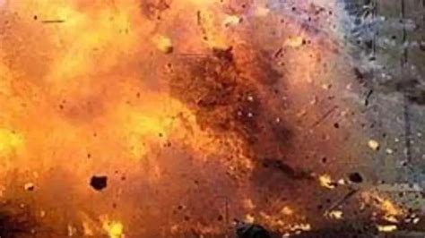 पाकिस्तान में खिलौना समझकर बच्चों ने उठाया रॉकेट, जोरदार धमाके के बाद 3 ...