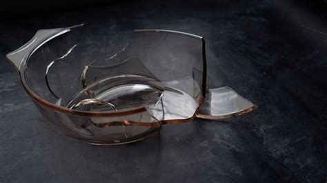 Exploding Pyrex 的图像结果