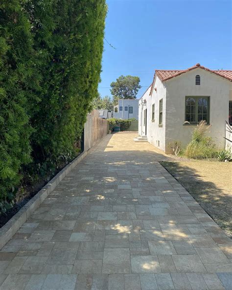 12 Stunning Driveway Border Ideas for Every Home Style - Dwellect