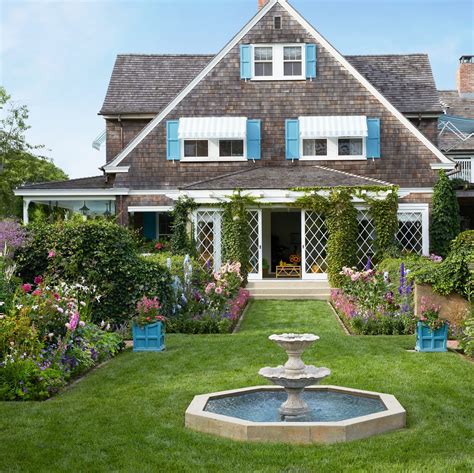 East Hampton House This East Hampton Beach House With Soothing