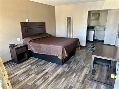 WEST INN NAU - DOWNTOWN FLAGSTAFF - Hotel Reviews, Photos, Rate ...