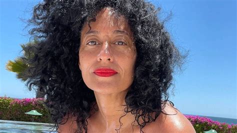 Tracee Ellis Ross looks sensational in strapless bikini in poolside ...