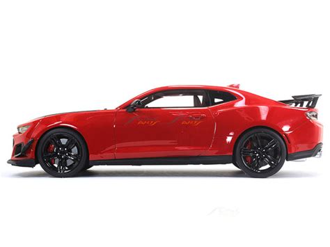 Chevrolet Camaro ZL1 Hennessey 1:18 LS Collectibles scale model car ...