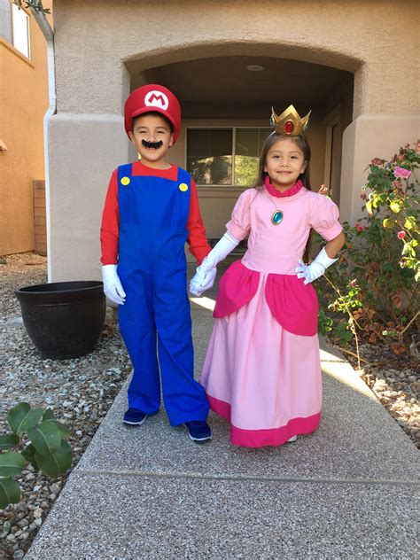 Mario and Princess Peach Halloween costumes | Princess peach halloween ...