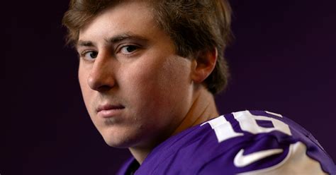 Will Reichard's kick in Vikings-Browns hit a wire