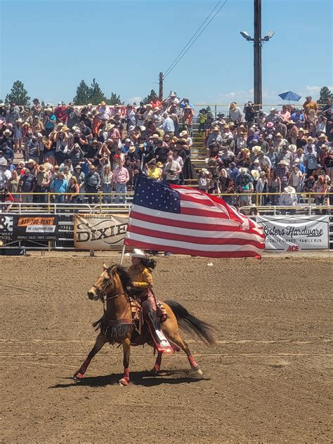 Sisters Rodeo | FivePine
