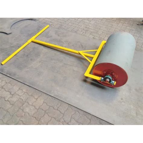 1000 Kgs Manual Cricket Pitch Hand Roller Manufacturer From Mumbai ...