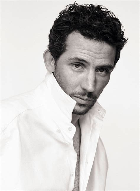 Josh O'Connor: «Girare una scena di sesso è la cosa meno sexy del mondo. La ceramica è la mia ...