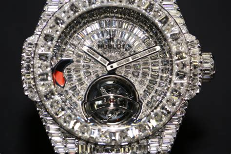 这六款价逾百万千万的腕表可不只是镶了超多钻石那么简单_品鉴频道_环球网