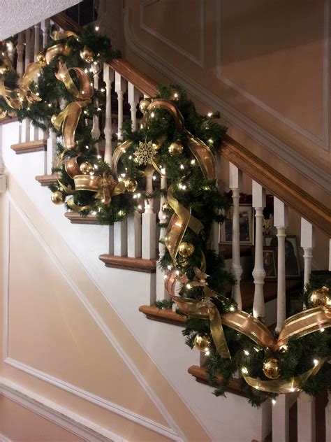 Christmas Garland Banister Decoration Ideas