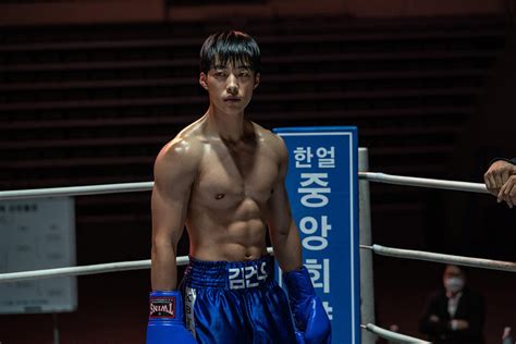 Netflix K-drama review: Bloodhounds – Woo Do-hwan, Lee Sang-yi lead ...