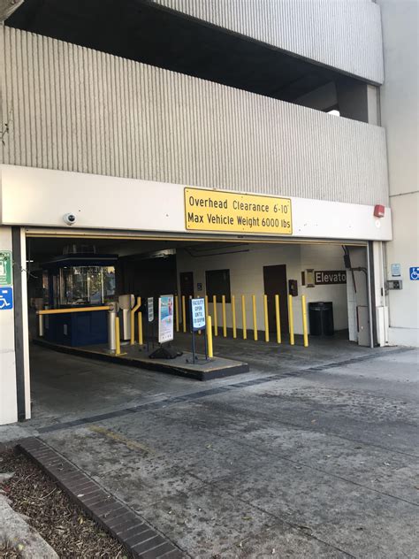 333 N Crescent Dr Garage - Parking in Beverly Hills | ParkMe