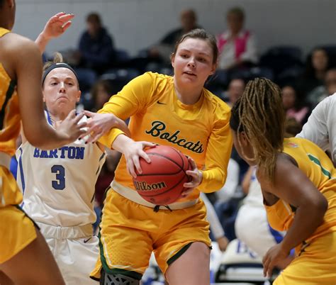 Barton vs Lees-McRae Basketball – CORY KNOWLTON