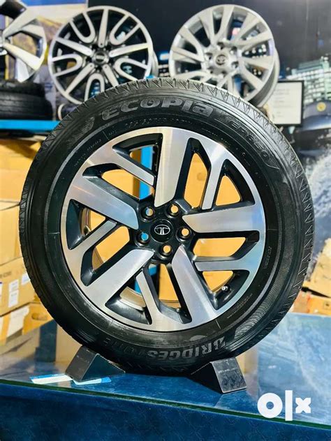 18|inch Tata Harrier Safari OEM Alloys with Tyres Set of 4 lite used ...