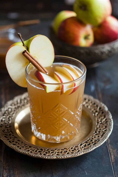 Spiced Apple Cider With Rum - HowdyKitchen