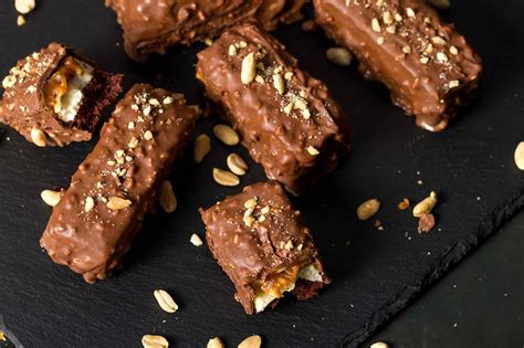 Dymatize | Protein-Loaded Chocolate Cereal Bars Recipe