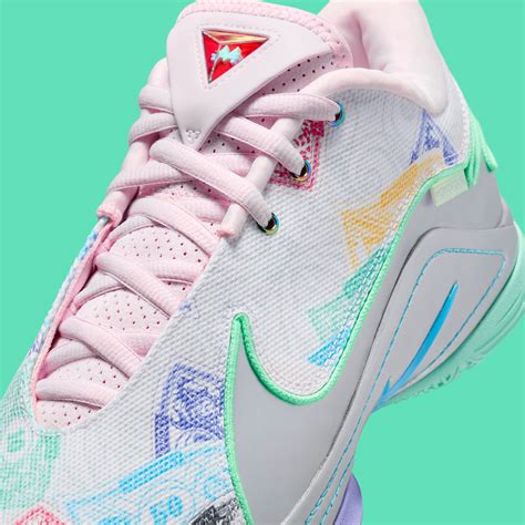 Monopoly Nike LeBron 22 | SneakerNews.com