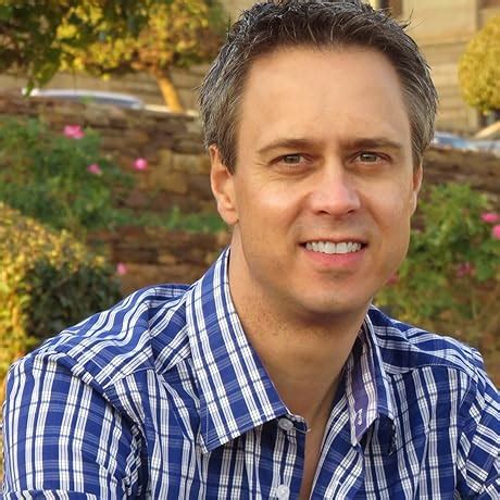 Logitech Brio 500 Full Hd Webcam with Auto Light Correction, Show Mode ...