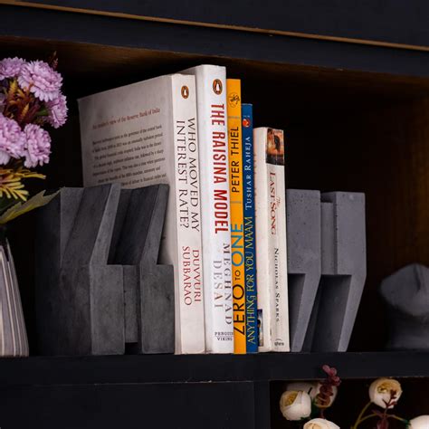 The Concrete Quotes Pair of Contemporary Concrete Book Ends – Greyt