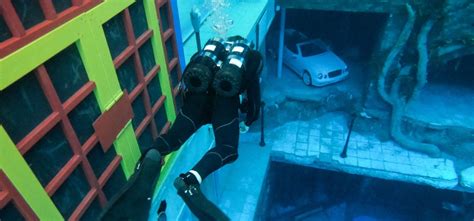 ये है दुनिया का सबसे गहरा स्विमिंग पूल, फिल्म स्टूडियो से लेकर तमाम ...