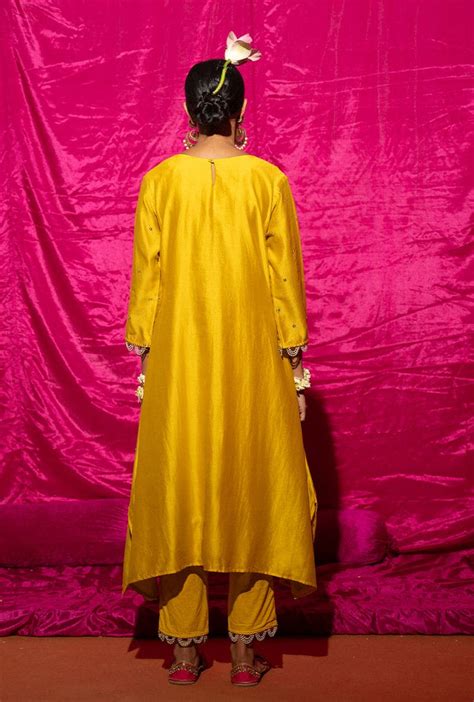 Yellow Peacock Motif Kamli Kurta Set – Misri By Meghna Nayyar
