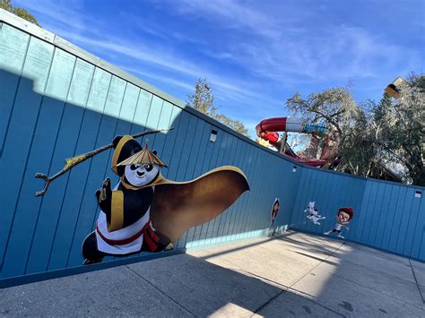 DreamWorks Characters added to KidZone construction walls at Universal ...