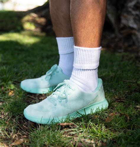 Men’s Walking Shoes: A Buyer’s Guide | KIZIK – Kizik