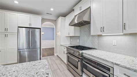 Comparing Granite or Quartz Countertops for Kitchen Renovations ...