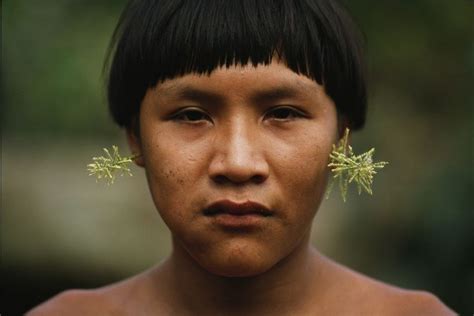 Portraits of People around the World 的图像结果