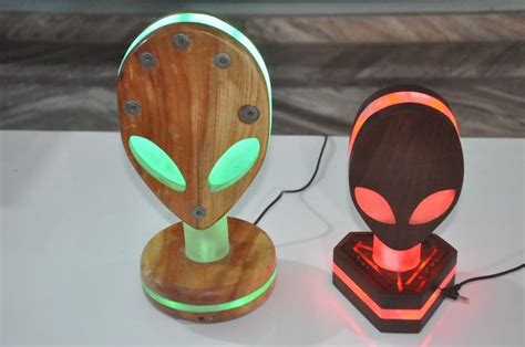 Alienware Gaming Headset Stand 的图像结果