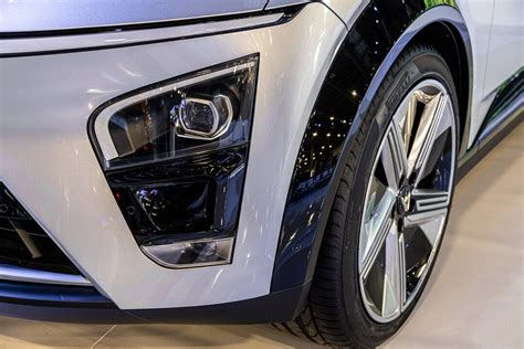 VinFast VF7 Wind Infinity Price - Features, Images, Colours, Variants