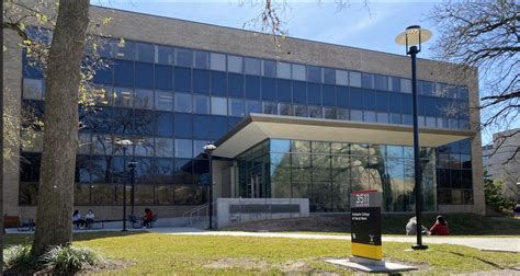 Classrooms in Graduate School of Social Work | University Information ...