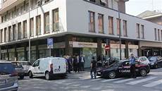 consolato marocco napoli paura in viale zara tre banditi rapinano la consolato marocco napoli paura in viale zara tre banditi rapinano la