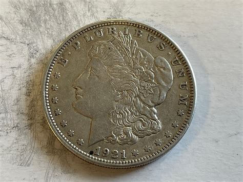 Lot - 1921 Morgan Silver Dollar