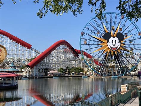 10 Best Disneyland Hotels for Families - Planning Away