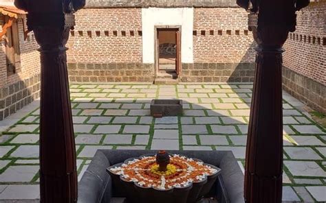 This Peshwa Era Wada Is Internally Connected With A Ghat & Two Temples ...
