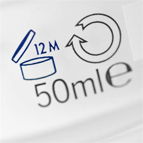 Shampoo Expiration: How Long Does Shampoo Last? - ArtistrySalon