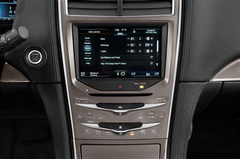 2012 Lincoln MKX Photos: Interior, Exterior, and Videos