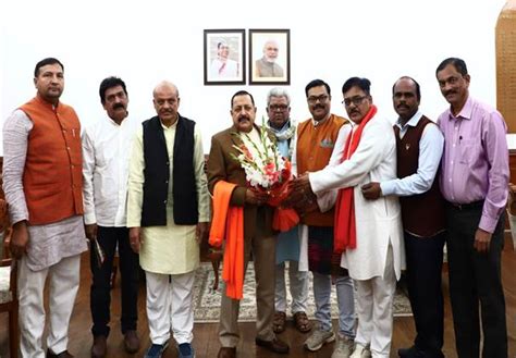 A delegation of Bharatiya Postal Employees federation calls on Union ...