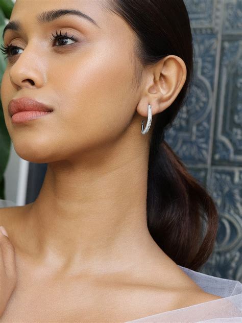 Rubans Offers Finest Quality Earrings Collection Online.