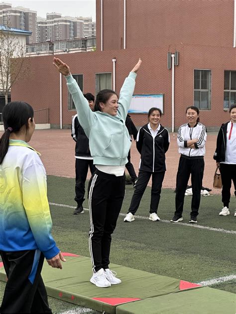 沧州学生家长要求上网课，教育局回复来了..._教学