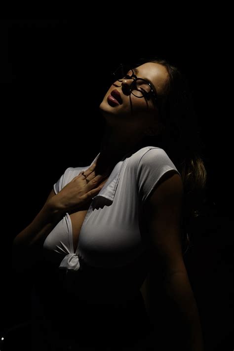 Treating you with my unreleased content 😋 : r/Kate_Samoilova