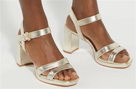 This Magic Number Is The Highest Heel Height You Should Wear, According To Podiatrists Vector Art