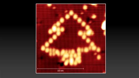World's Smallest Christmas Tree Is Made from 42 Atoms – Video - Softpedia