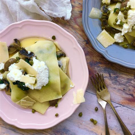Open spinach & mushroom lasagne