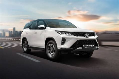 Toyota Fortuner Legender On Road Price in Noida, New Delhi, Ghaziabad ...