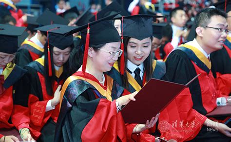清华大学2018年研究生毕业典礼现场 | 青春正启航